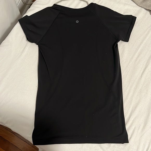 Swiftly Tech Short-Sleeve Shirt 2.0 Hip Length - Picture 2 of 2